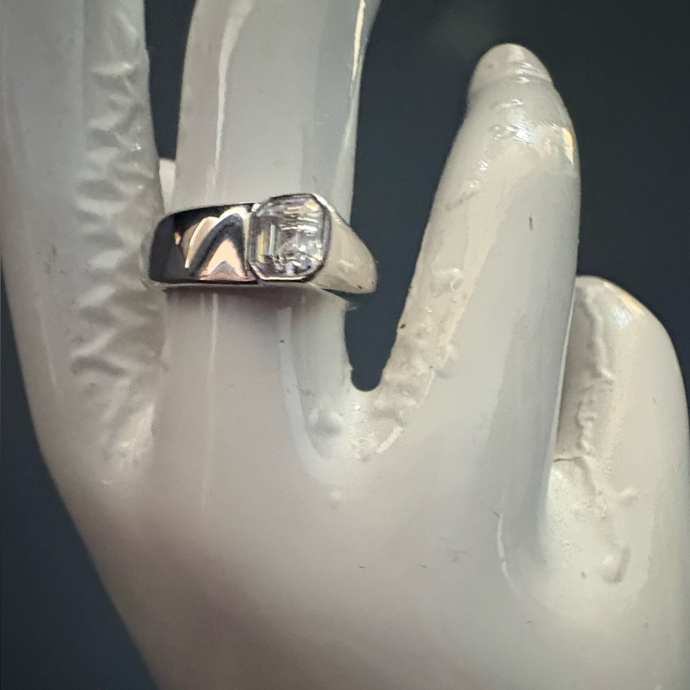 Henri Bendel silver tone crystal Ring size 7